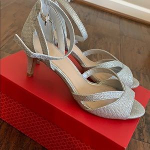 SILVER SPARKLY HEELS